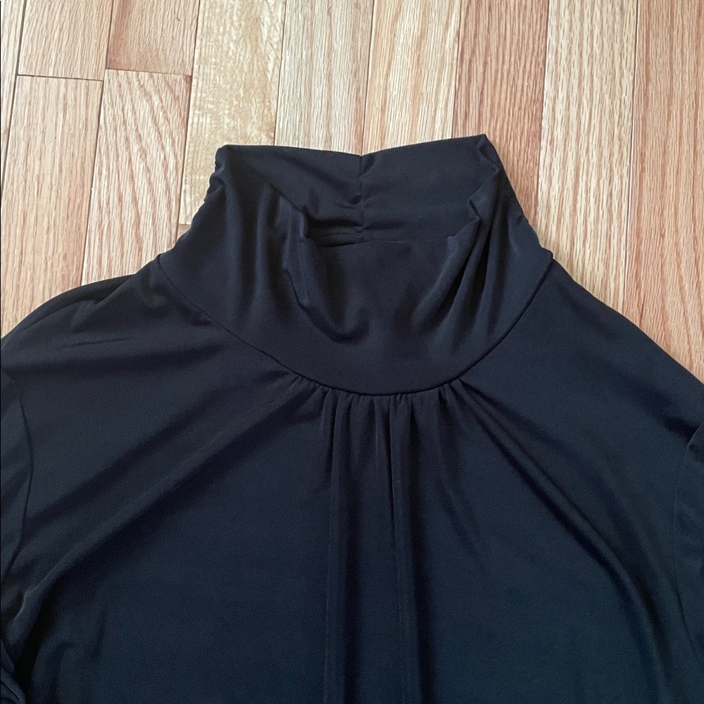 Elegant Black Women's Top - Picture 2 of 8
